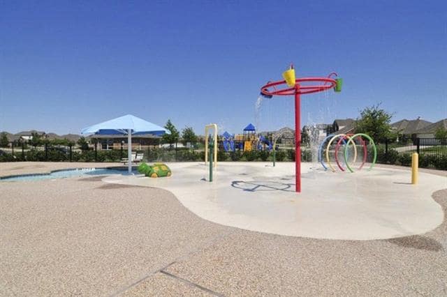 Building Photo - 2655 Lake Ridge Dr