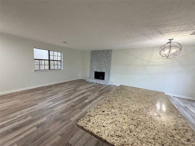 Building Photo - 1909 Suwanee Valley Rd NW