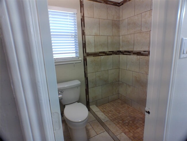 Building Photo - 4422 Haiti Ln
