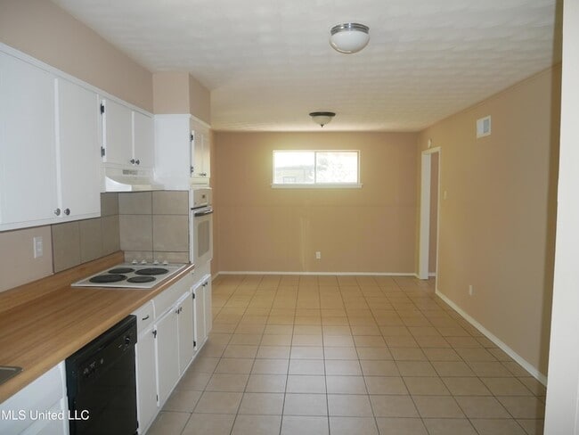 Building Photo - 1416 Vicksburg Dr
