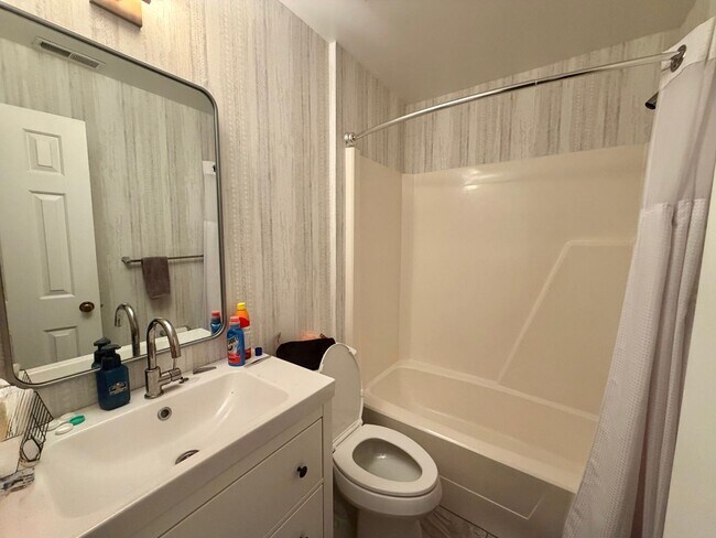 Building Photo - N Thalia Road - Duplex