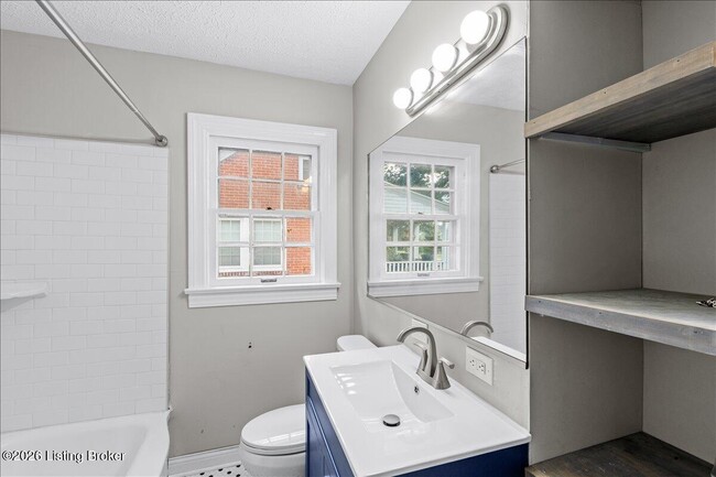Building Photo - 3921 Staebler Ave