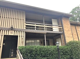 Building Photo - 2812 Georgetown Dr