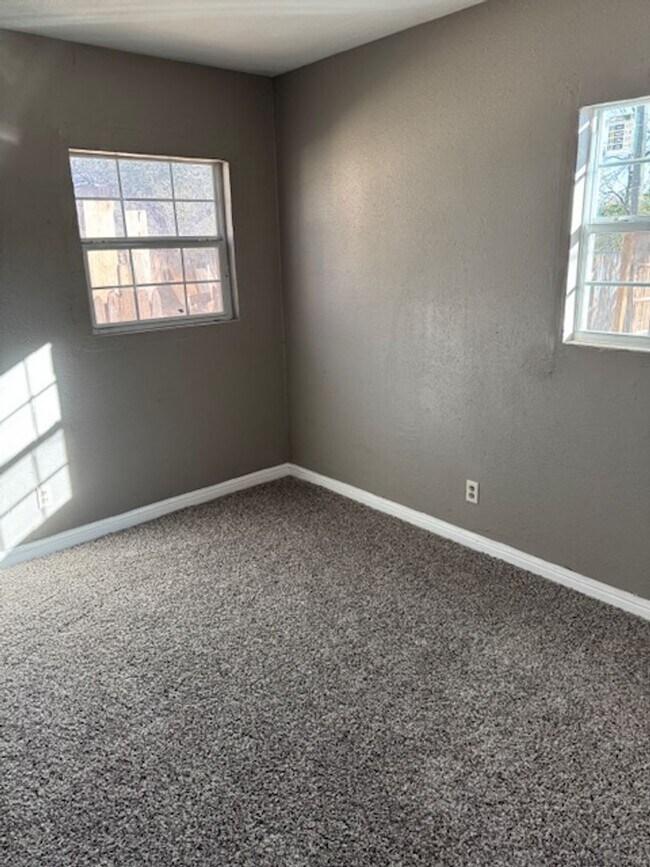 Building Photo - UPDATED HOUSE