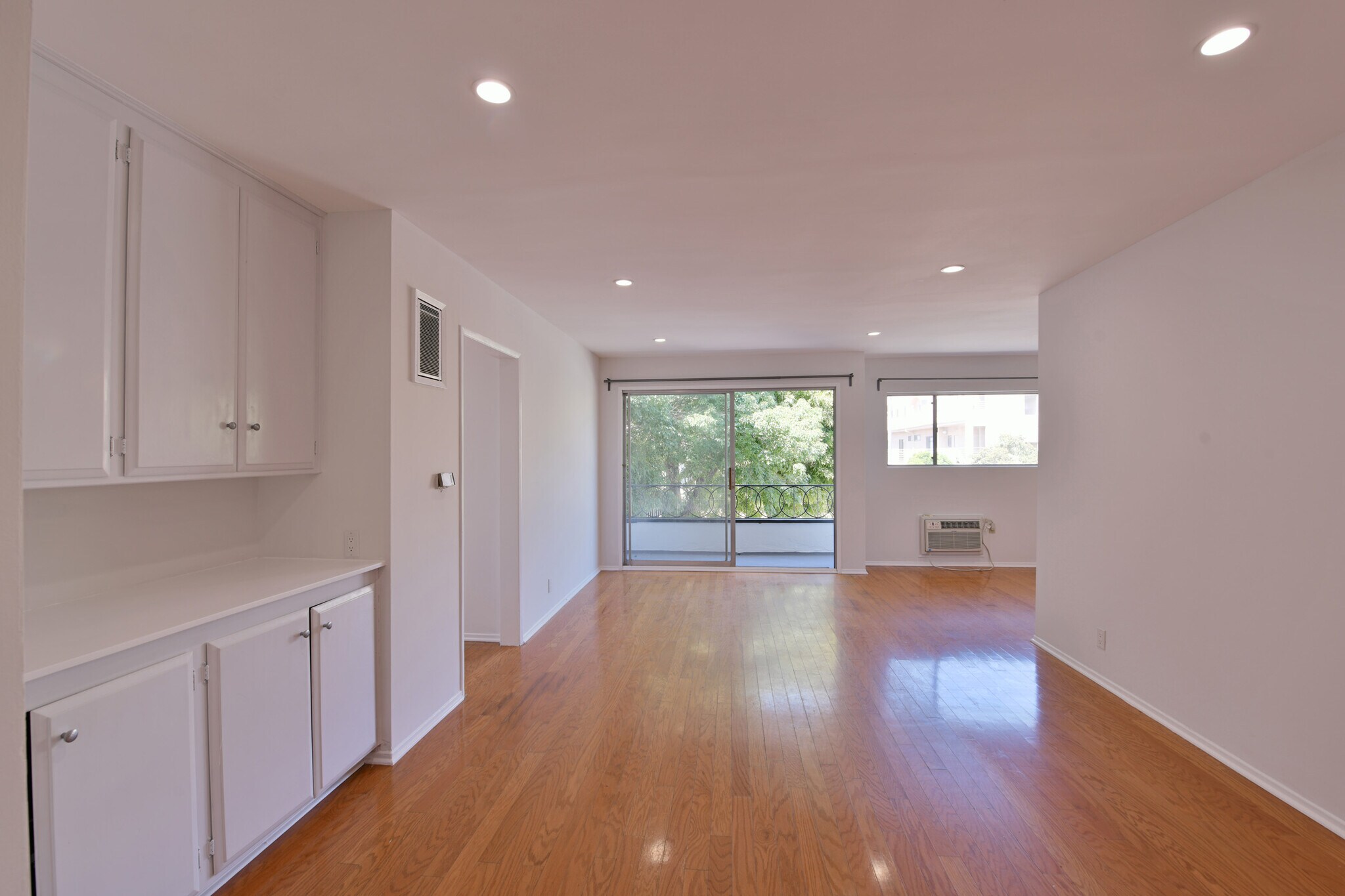 Building Photo - 1436 S Bedford St