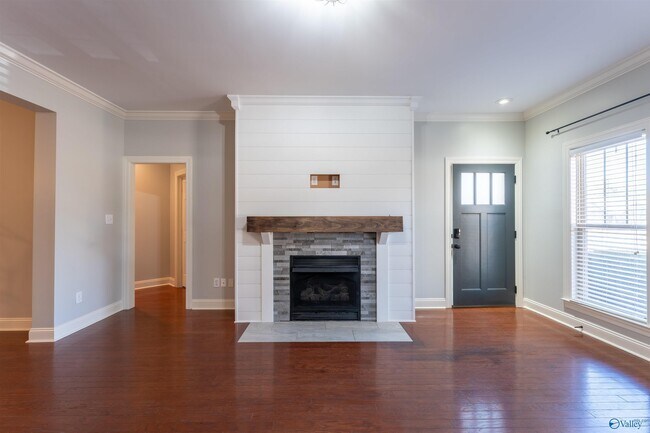 Building Photo - 525 W Mossyleaf Dr SW