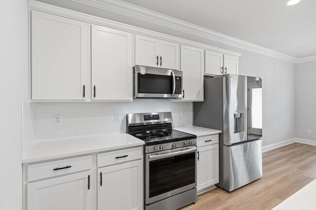 Building Photo - 4630 Jayhawk Dr