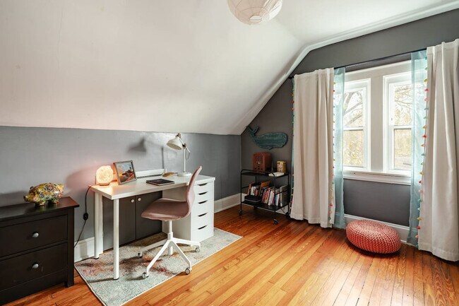 Building Photo - 3935 Oak Park Pl