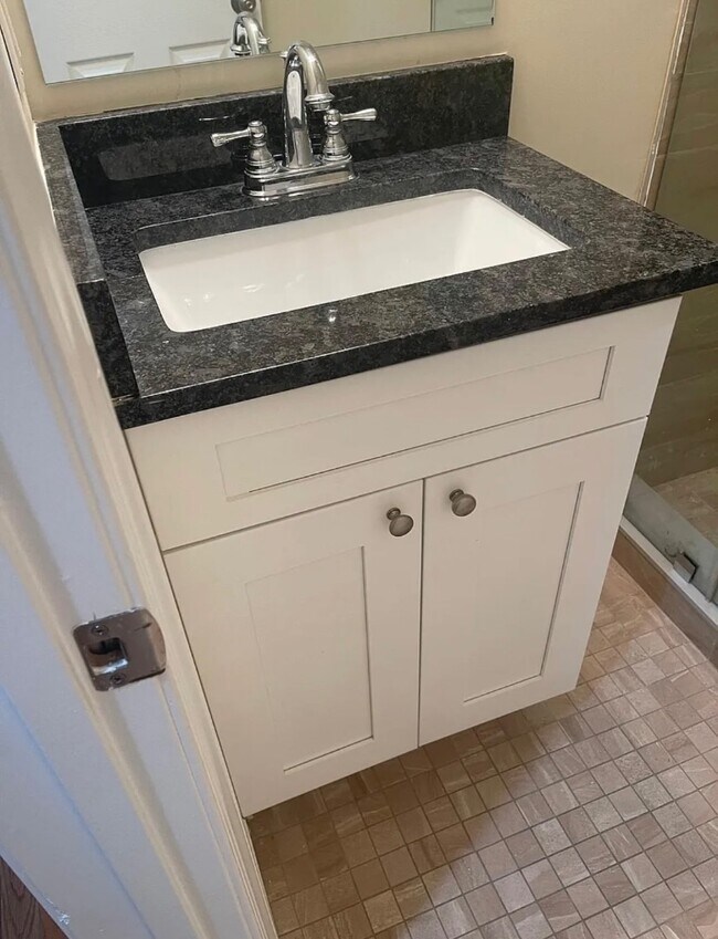 Building Photo - 1141 Owen Pl NE