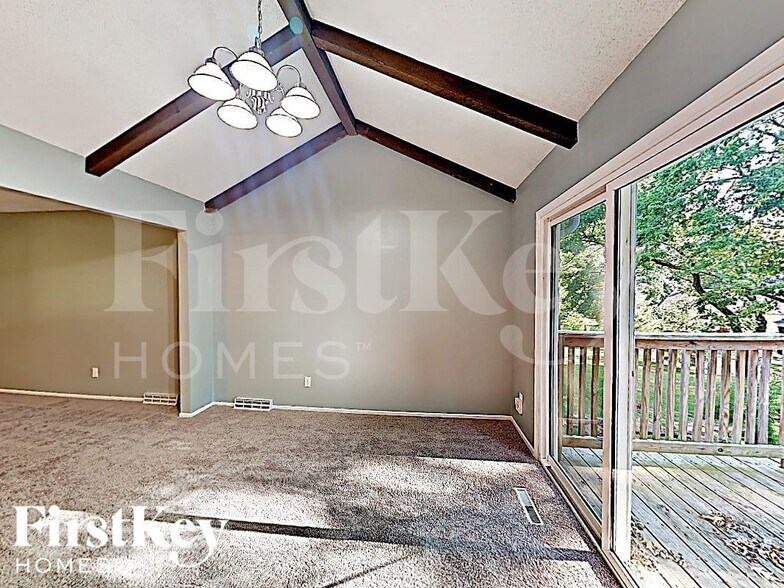 Building Photo - 5906 NW Walnut Creek Dr