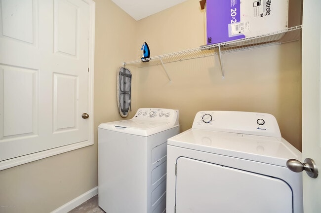 Building Photo - 1183 Musgrass Cir