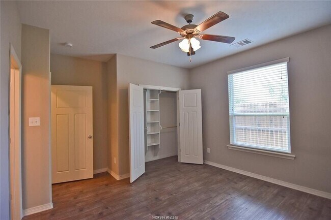 Building Photo - 6912 Appomattox Dr