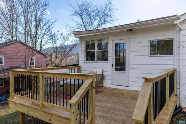 Building Photo - 1407 Vine St