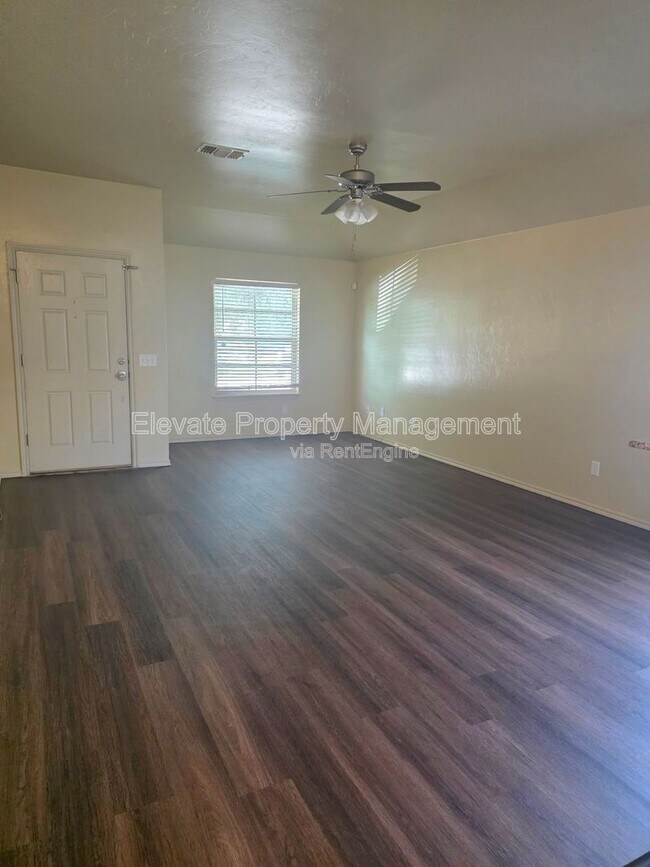 Building Photo - 927 West Prairie Wind Way
