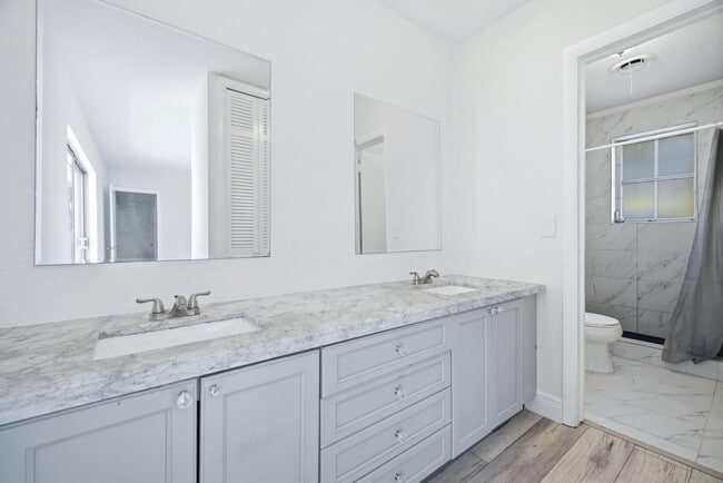 Building Photo - 321 E Chaminade Dr