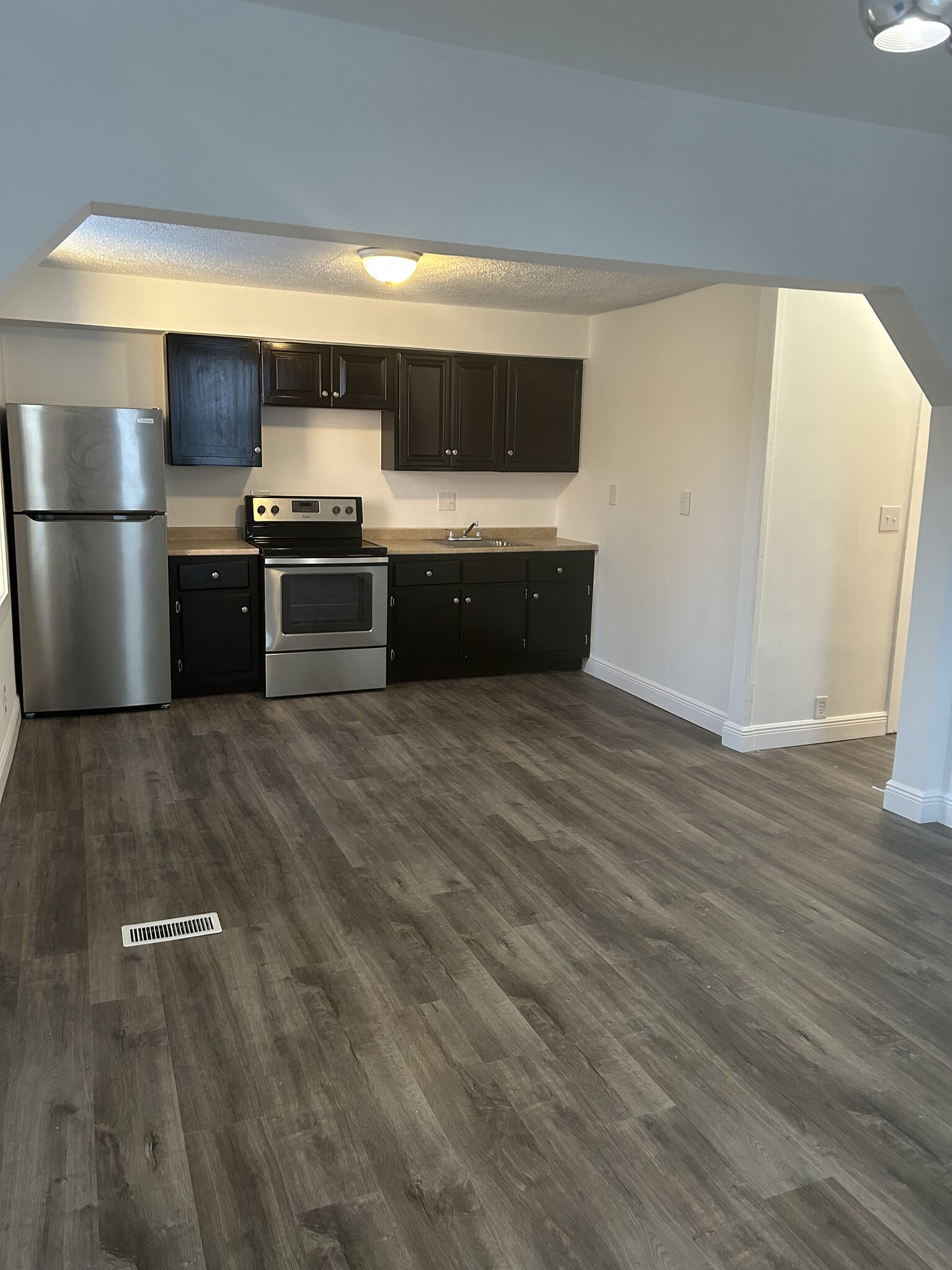 Building Photo - 1908 Butterfield Ave