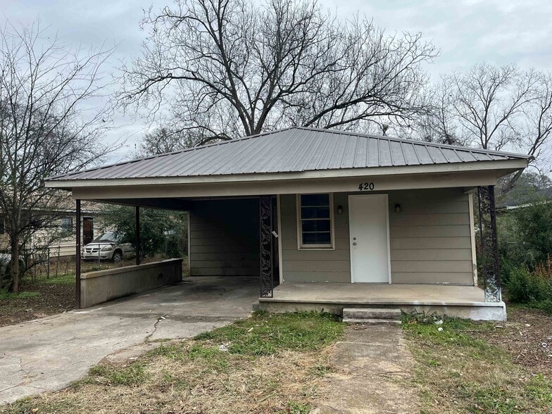 Primary Photo - 420 10th Ave SW