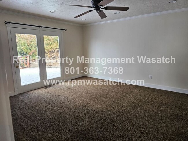 Building Photo - 985 Northcliffe Dr N