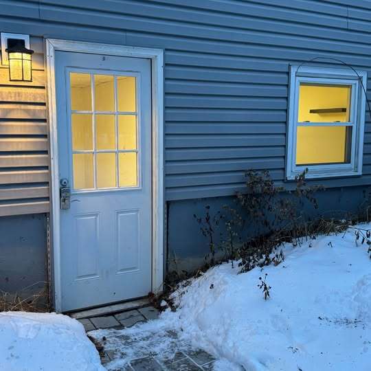 Entry to large mudroom - 33 Winterlane Cir