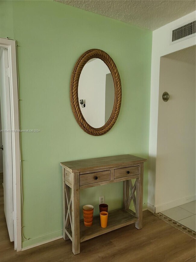 Building Photo - 3725 S Ocean Dr