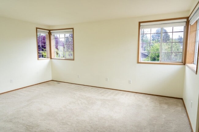Building Photo - 3bd/2.25ba Sammamish House