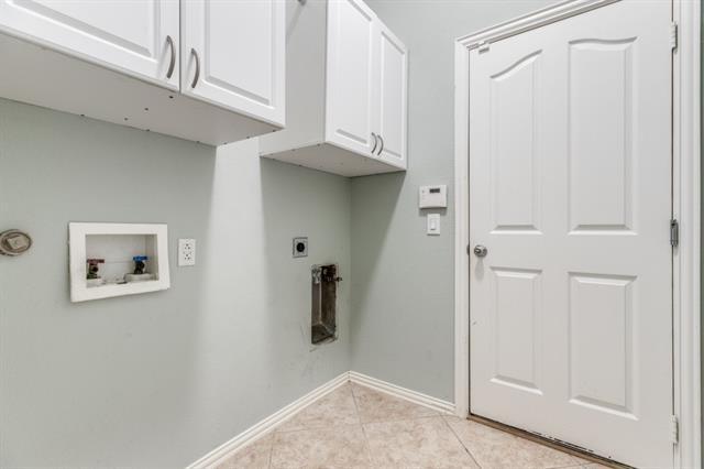 Building Photo - 2472 Deerwood Dr