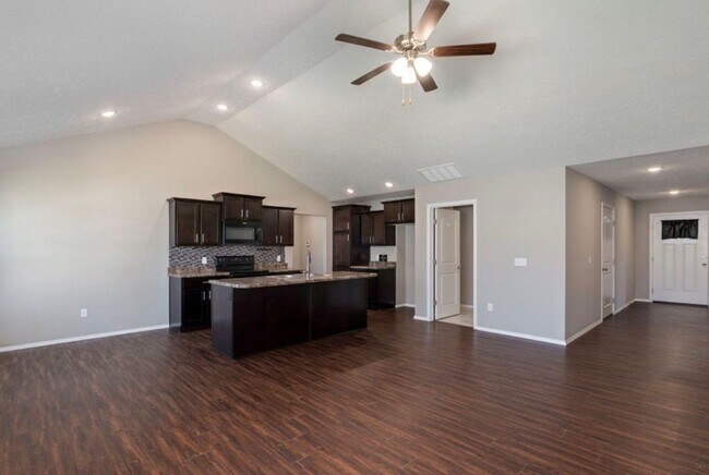 Building Photo - 4 Bedroom | 2 Bathroom | 3 Car Garage| Republic MO | Fenced Backyard!