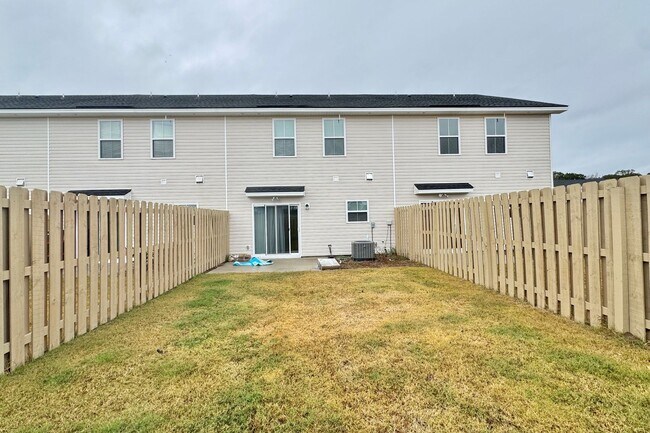 Building Photo - AVAILABLE JANUARY (Pet Friendly)