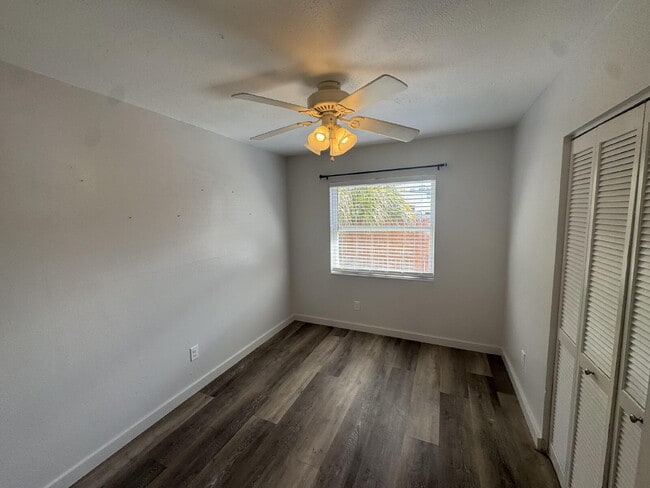 Building Photo - 1711 W Carmen St