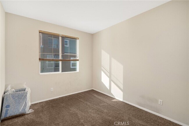 Building Photo - 534 N Cabernet Dr