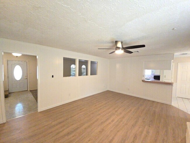 Building Photo - 12702 Ravensway Dr