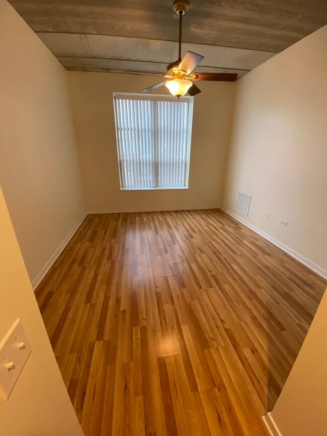 Building Photo - 647 Metropolitan Way