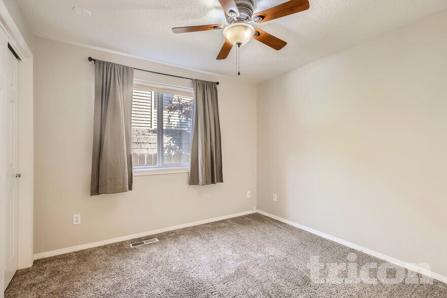 Building Photo - 16312 NE 12th St