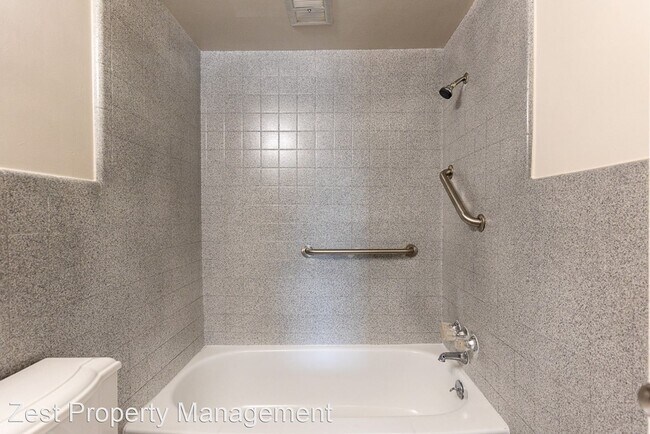 Building Photo - 3 br, 1 bath House - 17605 Stephens Drive