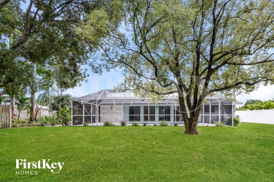 Building Photo - 1419 Argyle Dr