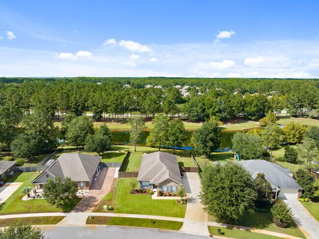 Building Photo - 526 Camellia Ct