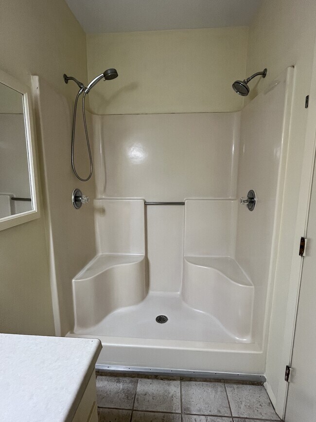 Building Photo - 51 Buck Spgs Acrs