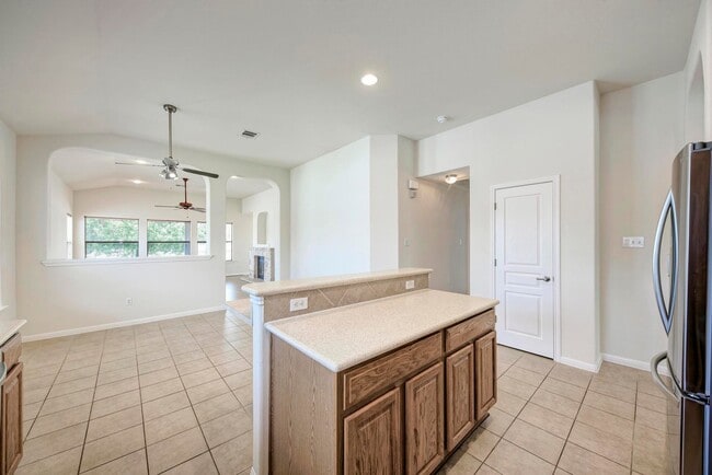 Building Photo - Large home in Pflugerville!  3 car garage - Highland Park Neighborhood