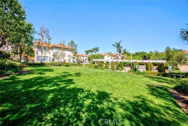 Building Photo - 5 Pelicano