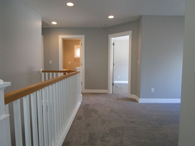 Building Photo - 2504 Fir Crest Blvd