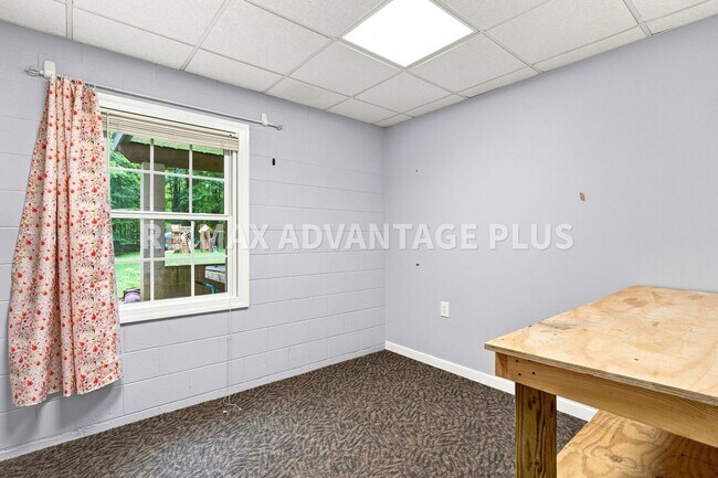 Building Photo - 56 Holland Rd