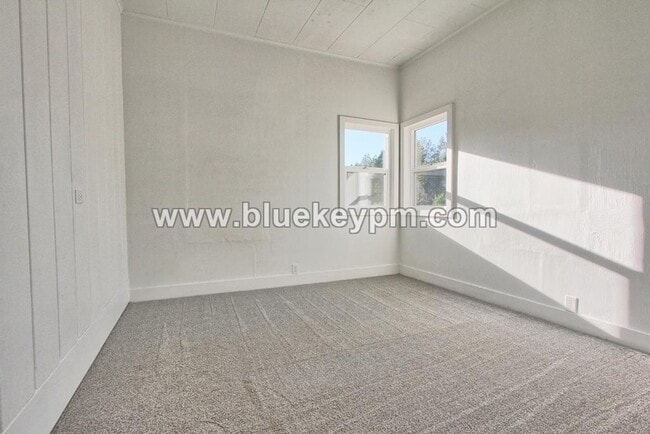 Building Photo - 3 Bed, 1.5 Baths Home in Yacolt