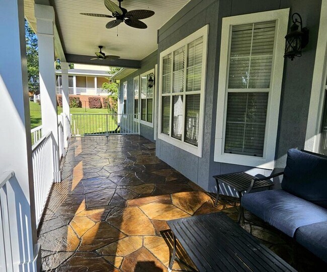 Building Photo - 366 Bellingham Dr
