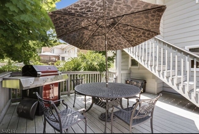 Building Photo - 16 Cross St