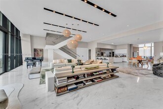 Building Photo - 5500 Island Estates Dr