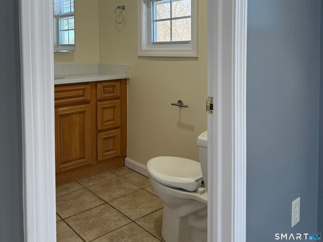 Building Photo - 765 Hart St