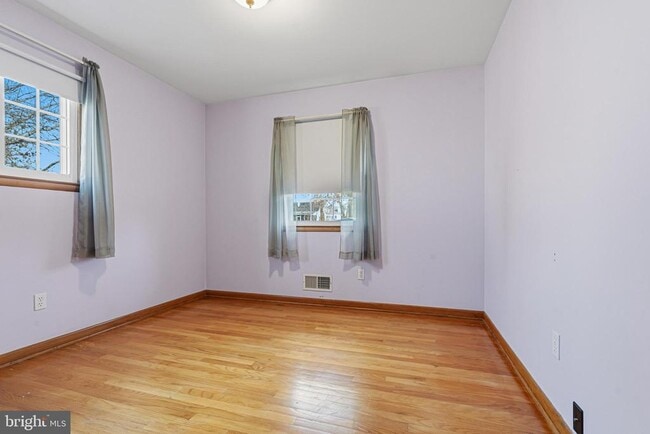 Building Photo - 6219 Groveland Rd