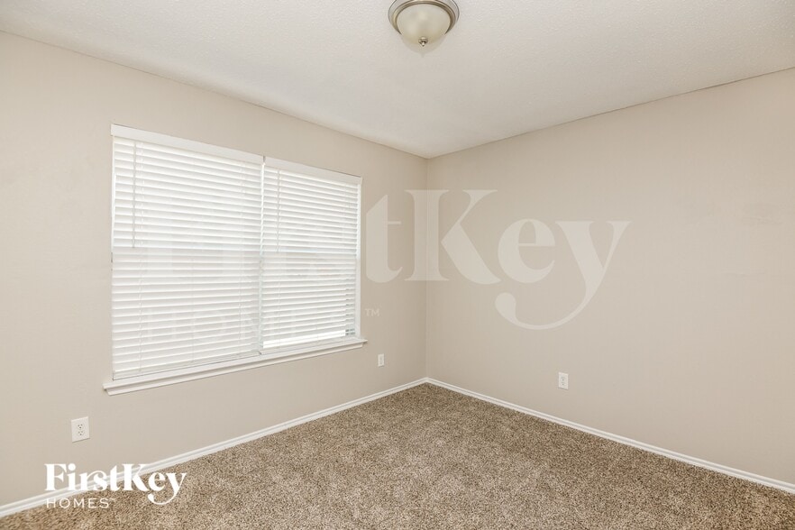 Building Photo - 920 Dove Meadows Dr