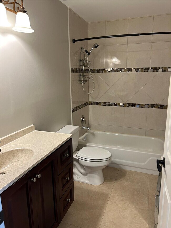 Building Photo - 7430 Ashley Shores Cir