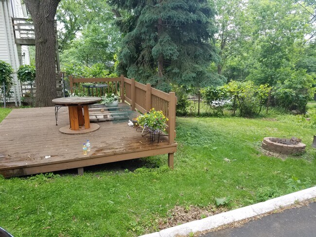 Building Photo - 210 Warwick St SE